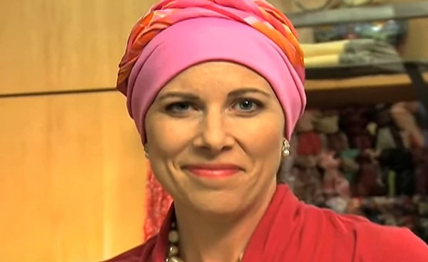 kelly-tuthill-headscarf556x381.jpg